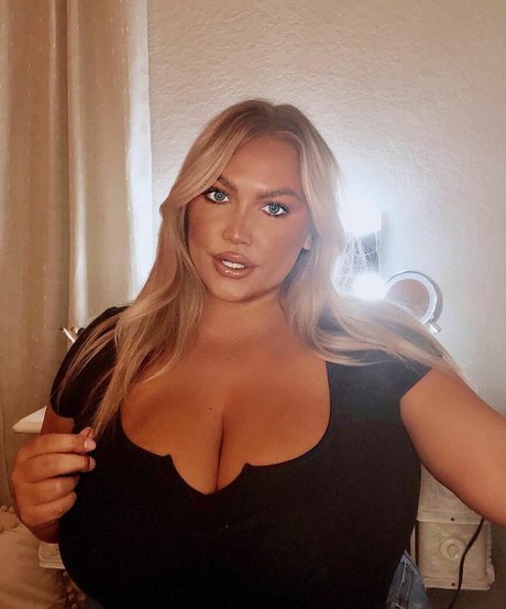 Hayden Buchko トップスター 画像