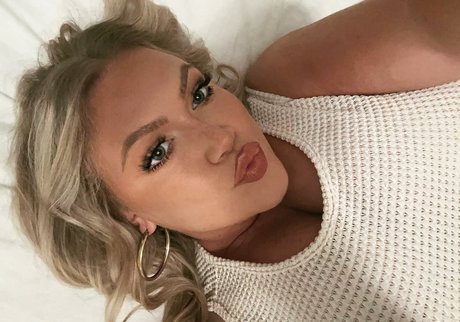 Hayden Buchko 美しい女優 アーカイブ