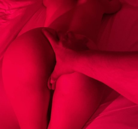 カムフィートオンリーファンズ 美しい裸 写真