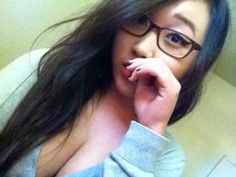 Hentai Waifu 美しいモデル 写真