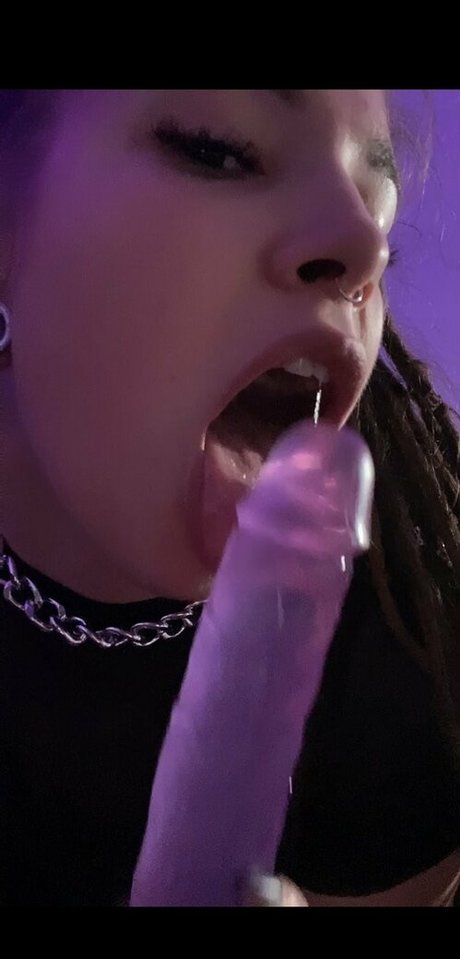 アジア人の巨乳オンリーファンズ ヌード 画像