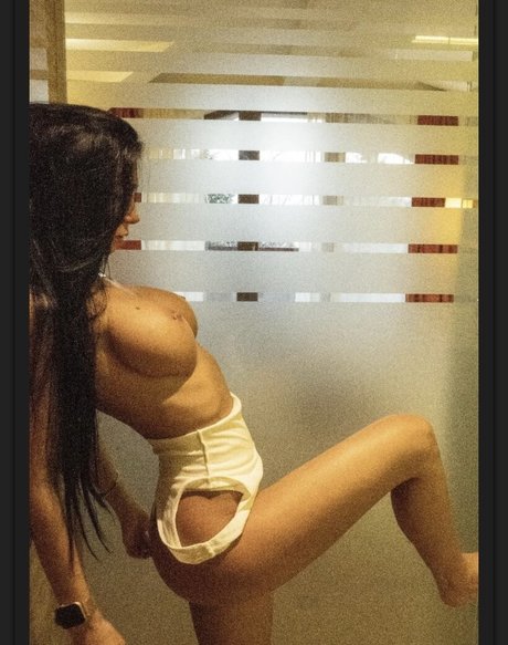 Kristina Kazakova ヌードスター 画像