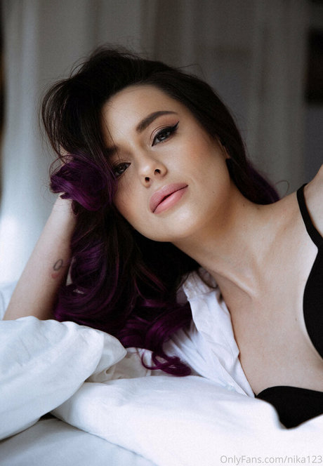 Nika123 セクシーモデル 画像