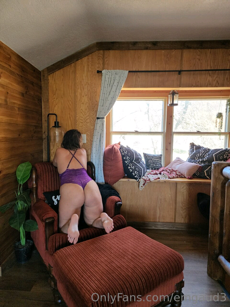 カーリーエボニーオンリーファンズ トップ 画像