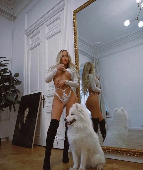 妊娠中のオンリーファンズ トップ 写真