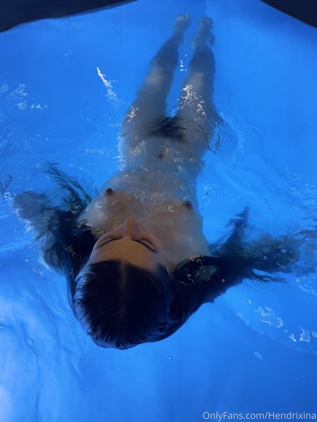 Hendrixina ポルノモデル アーカイブ