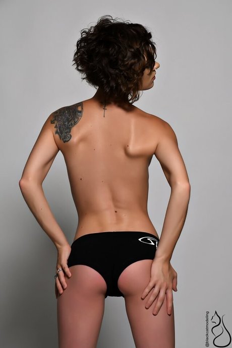 ぽっちゃりブロンドのオンリーファンズ HD 画像