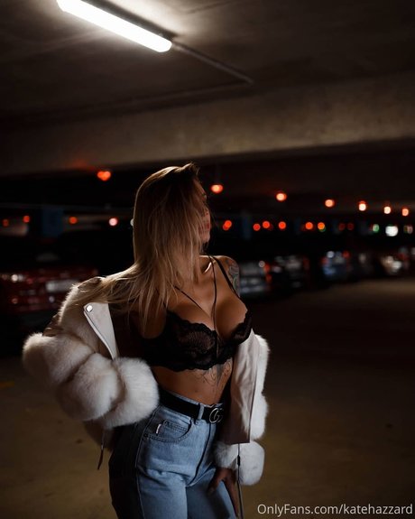 Kate Hazzard 写真集