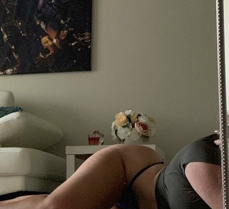 yoursnikita アダルトスター 写真