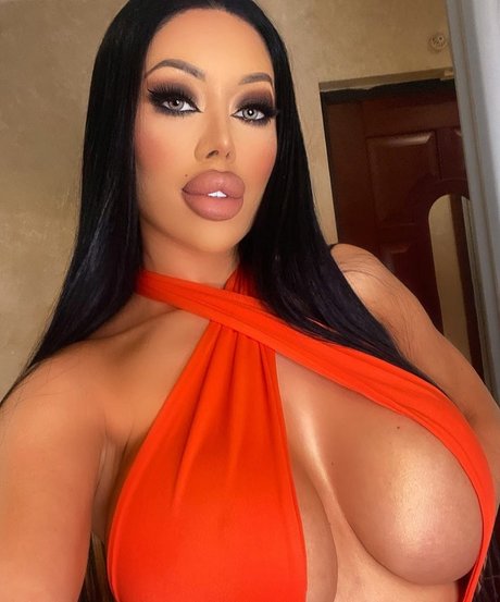 Lara Frost 美しいポルノスター 写真