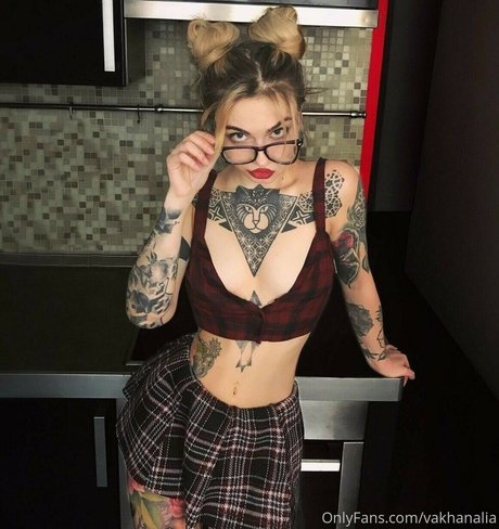 Vakhanalia アートモデル 写真