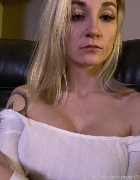 ストリップショー オンリーファンズ アートヌード アーカイブ