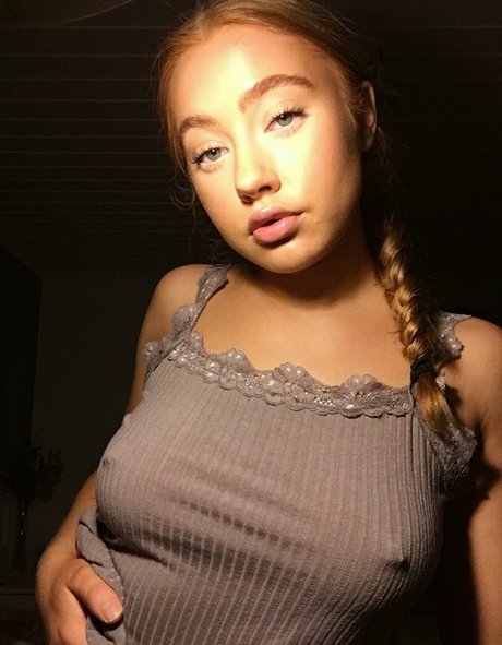 ヌード妻オンリーファンズ ポルノグラフィック 写真