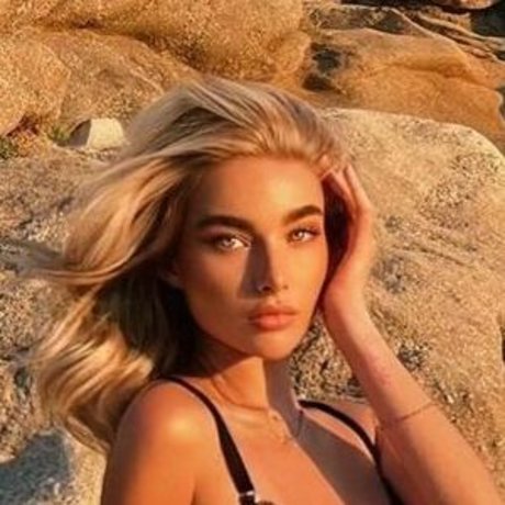 Antonia Freya Lidia ヌードモデル 写真