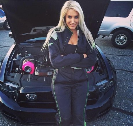 イギリスのおばあちゃんオンリーファンズ エロ 写真