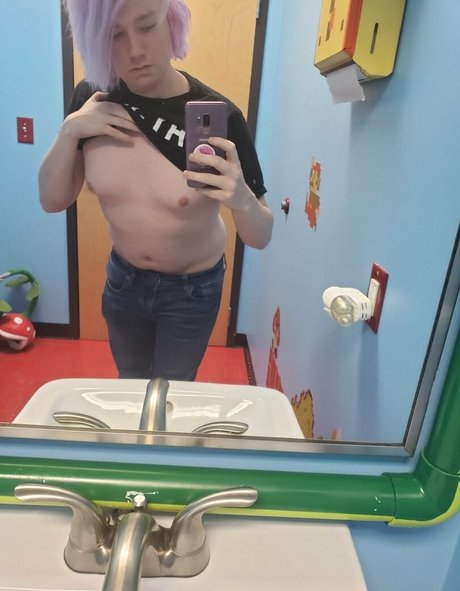 巨乳オナニーオンリーファンズ ホット裸 写真