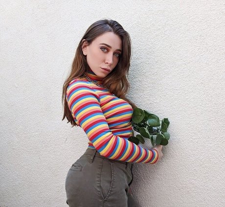 Angelica Trae ホットスター アーカイブ