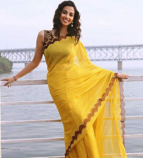 Meenakshi Chaudhary 高品質のスター 画像