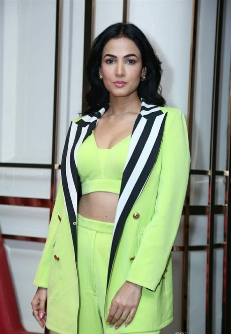 Sonal Chauhan ポルノスター xxx ギャラリー