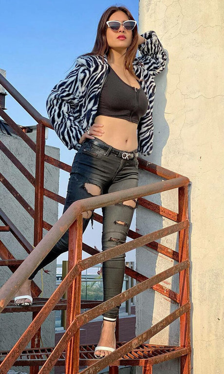 Neha Malik 限定モデル 写真