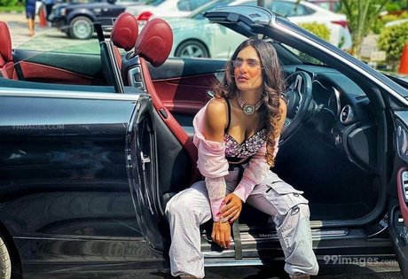 Neha Malik エロティック女優 写真