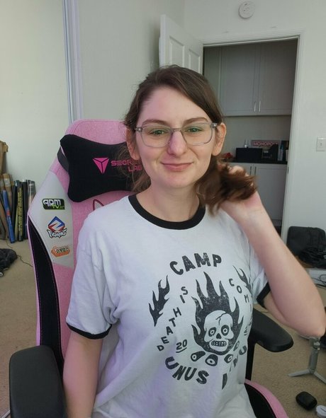 巨乳ランジェリーオンリーファンズ セクシー ギャラリー