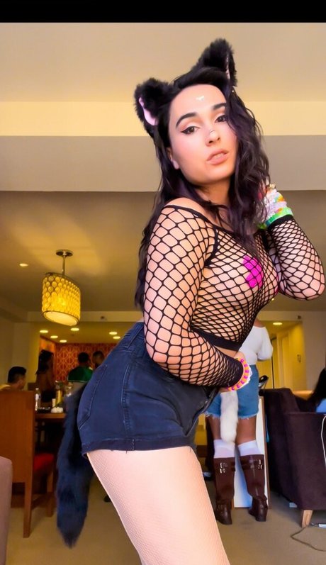 Ember Fiera 独占ポルノスター ギャラリー