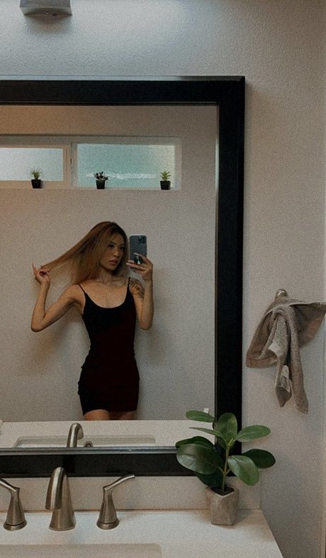 Iris Haw ヌード女優 画像