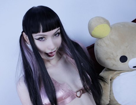 Messy トップスター 写真