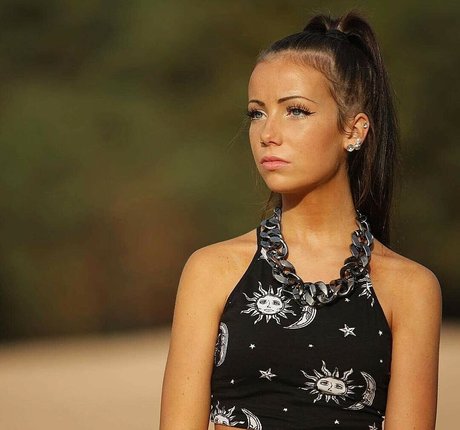 Meike Tosi トップポルノスター 写真