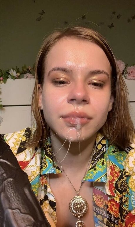 Roanoak ポルノスター 独占 写真