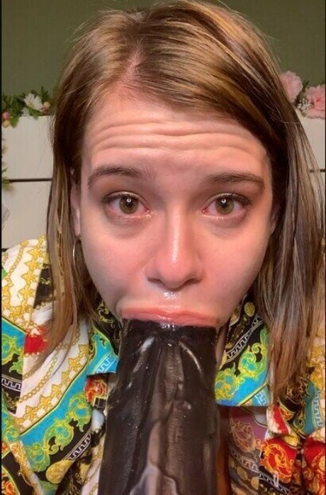 Roanoak ポルノ女優 写真