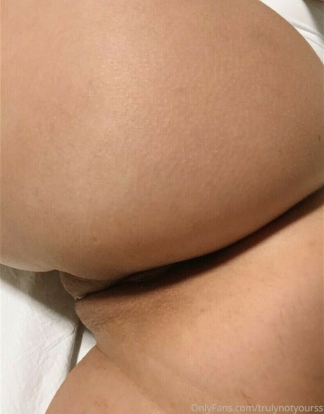 ティックトックスター オンリーファンズ 美しいポルノ 画像