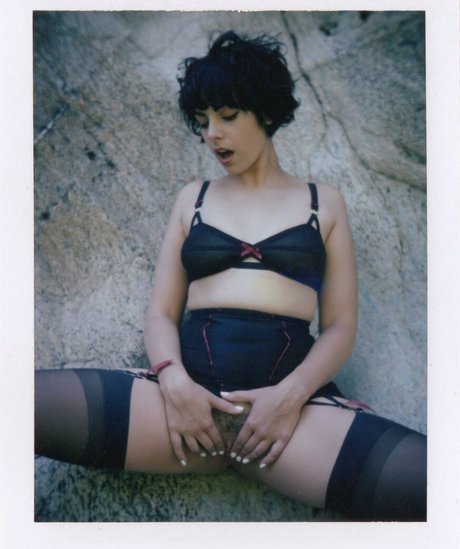 GlitchBun エロティックなモデル 写真