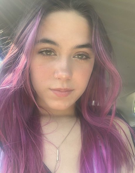 裸の女の子オンリーファンズ アダルト無料 画像