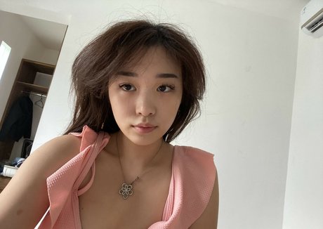 Livy Renata 美しいスター 画像