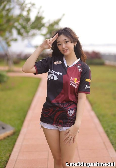 キティ・ウェット・オンリーファンズ ポルノ 写真