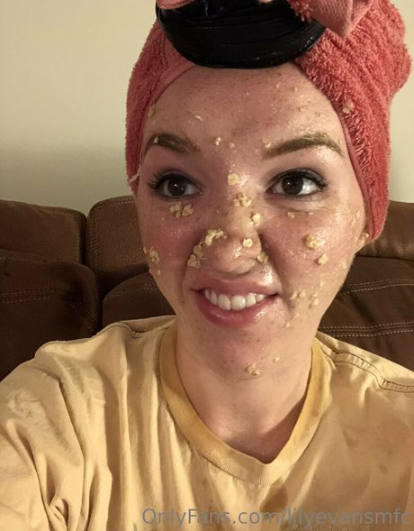 LilyEvans セクシーなスター 写真