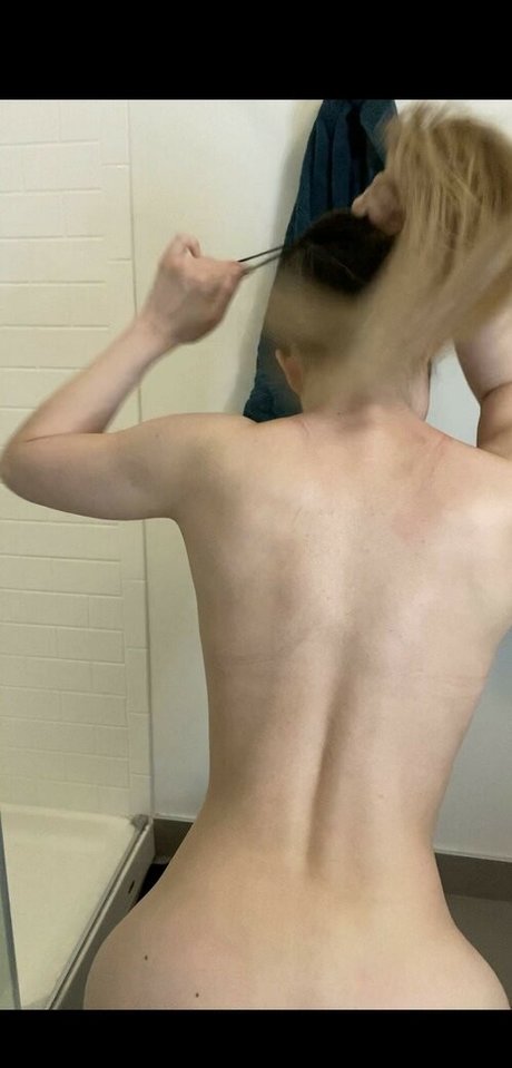 Kitty Gin ポルノスター ヌード 画像