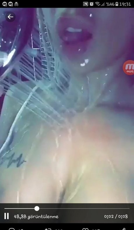 Merve Sanay 裸の女優 写真