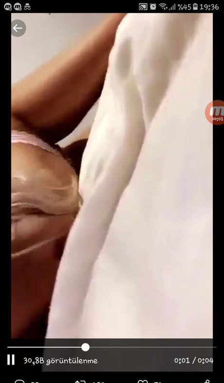 ヨガインストラクターオンリーファンズ セクシー 写真