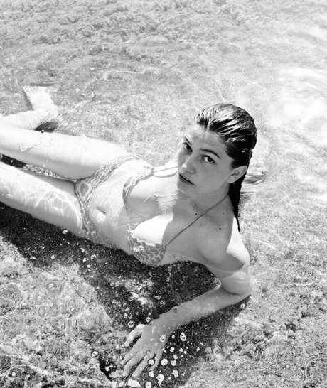 Blue Lindeberg 完璧なモデル 写真