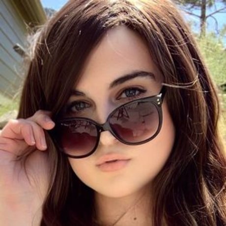 Claire Abella ポルノスター ヌード 画像