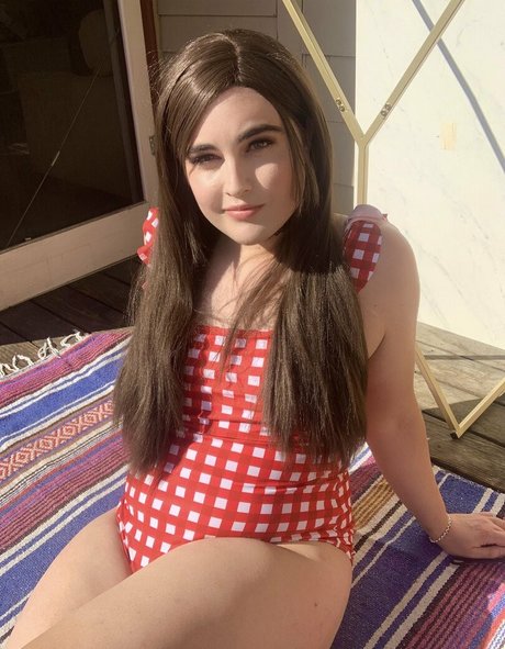 Claire Abella ヌードスター 画像