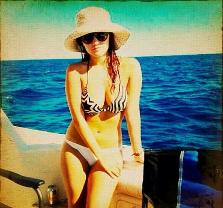 レズビアン誘惑オンリーファンズ セックス アーカイブ