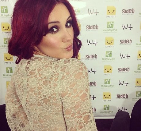 ぽっちゃりブルネットオンリーファンズ HD 写真