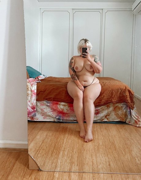 Tallulah Moon ポルノスター ヌード ギャラリー