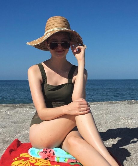 ぽっちゃりブルネットオンリーファンズ 無料ポルノ 写真