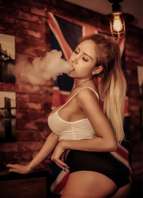 美しいベイビーオンリーファンズ アートヌード アーカイブ