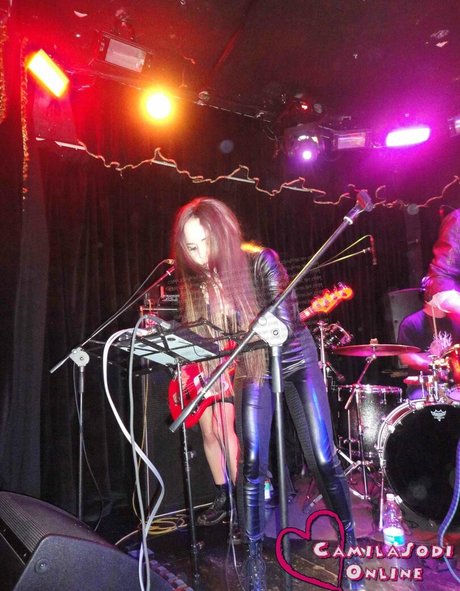 タンオンリーファン 無料セクシー 写真